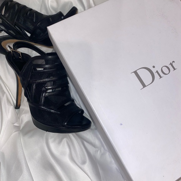 🔥Authentic DIOR Shoes🔥 - Picture 2 of 7